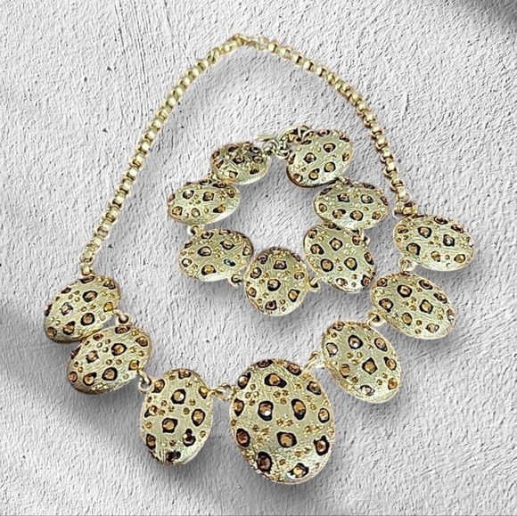 Ivana Trump Gold Metal Plate Animal print necklace and Bracelet set - Picture 1 of 5